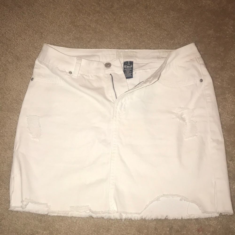 White denim skirt